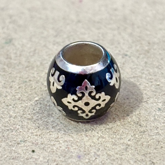 🆕 Brighton Sophia Love bead Silver design on black enamel NWOT Retired - Picture 2 of 5